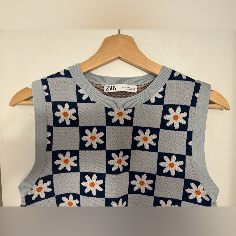 ZARA - Flower Print Sweater Vest